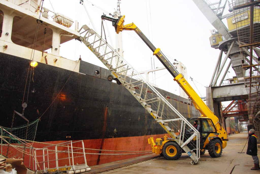 Services aux navires réalisés par la société LHD, Lamanage Huchet Desmars